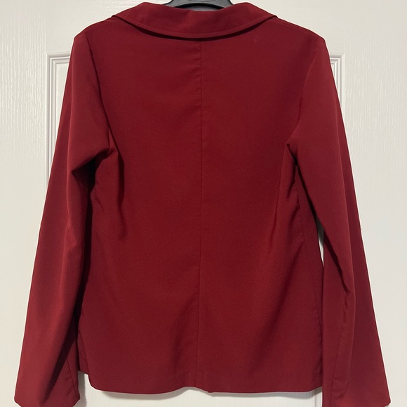 Brand Yaya & co 
Color Burgundy/Red 
Size: S
Style blazer  
Material polyester - Picture 2 of 2